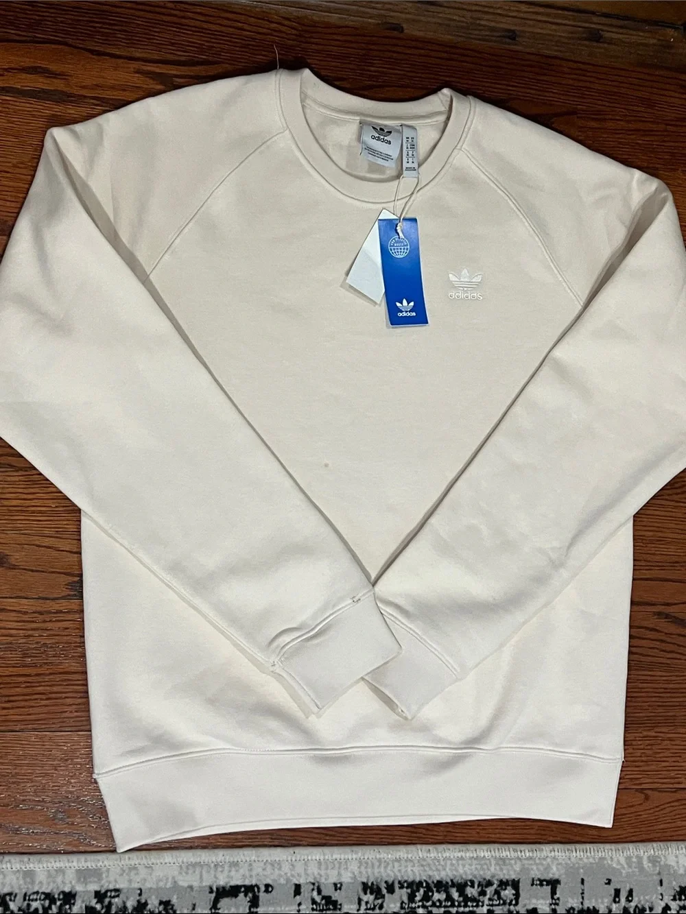 adidas Men’s Off- Cream Crewneck Sweatshirt medium size medium